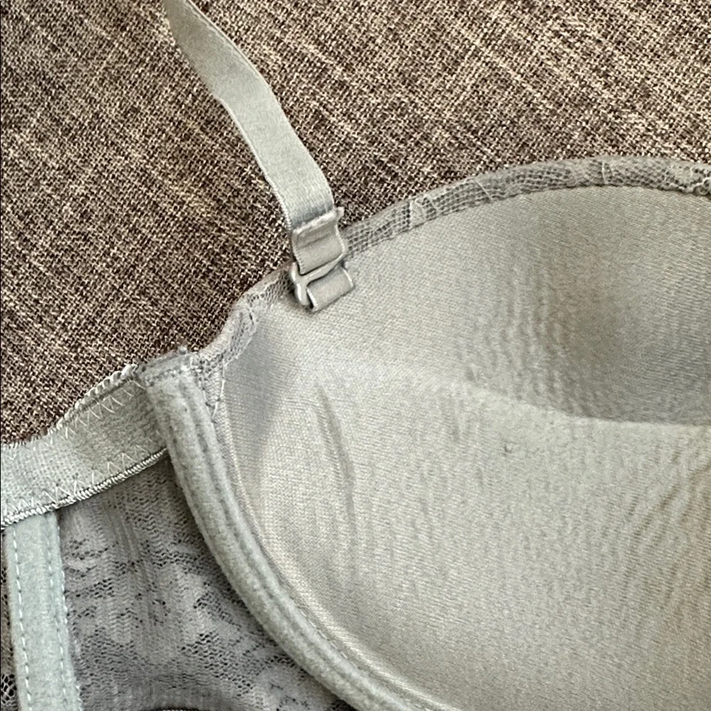 Lace Bra - push-up and strapless - Picture 7 of 8